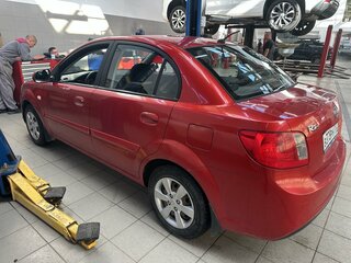 2010 Kia Rio II Рестайлинг, красный, 570000 рублей, вид 3