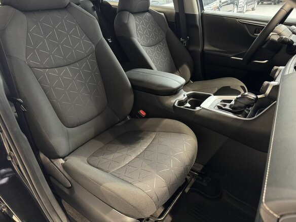 2021 Toyota RAV4 V (XA50), чёрный, 3188000 рублей - вид 23