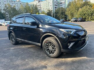 2017 Toyota RAV4 IV (XA40) Рестайлинг, чёрный, 2200000 рублей, вид 1