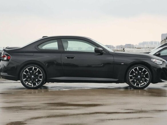 2025 BMW 2 серии 220i G42 Рестайлинг, чёрный, 6325000 рублей - вид 7