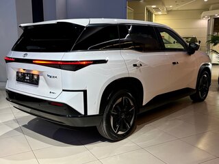 2026 Toyota bZ3X 58.3 kWh, белый, 2905000 рублей, вид 4