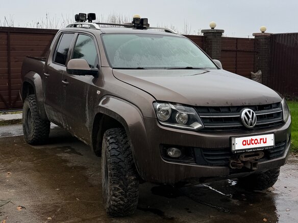 2012 Volkswagen Amarok, коричневый, 1000000 рублей - вид 1
