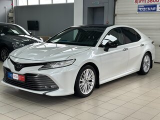 2019 Toyota Camry VIII (XV70), белый, 2900000 рублей, вид 3