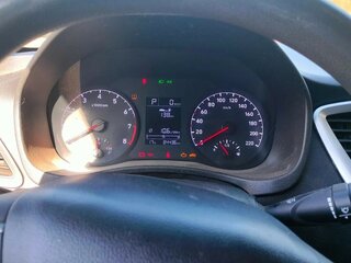 2018 Hyundai Solaris II, белый, 950000 рублей, вид 1