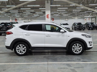 2018 Hyundai Tucson III Рестайлинг, белый, 2100000 рублей, вид 4