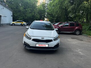 2017 Kia Ceed II Рестайлинг, белый, 490000 рублей, вид 1