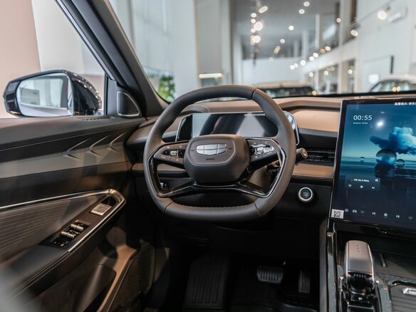 2026 Geely Cityray, серебристый, 3204990 рублей - вид 14