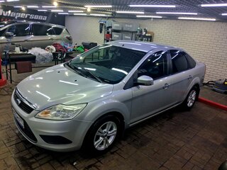 2010 Ford Focus II Рестайлинг, серебристый, 620000 рублей, вид 4