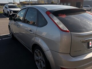 2008 Ford Focus II Рестайлинг, серебристый, 300000 рублей, вид 3