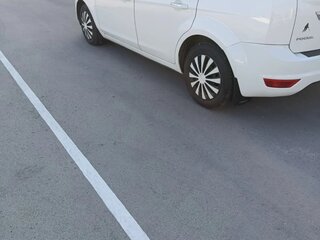 2010 Ford Focus II Рестайлинг, белый, 650000 рублей, вид 2