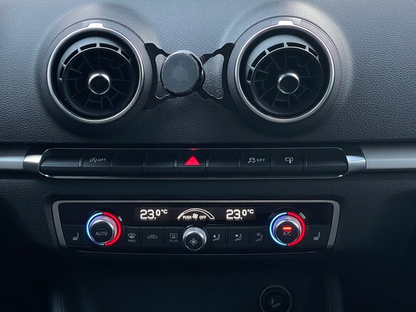 2017 Audi A3 III (8V) Рестайлинг, чёрный, 1250000 рублей - вид 16