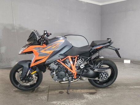 2023 KTM 1290 Super Duke GT, серый, 1540000 рублей, вид 4