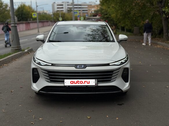 2024 FAW Bestune B70 I Рестайлинг, белый - вид 1