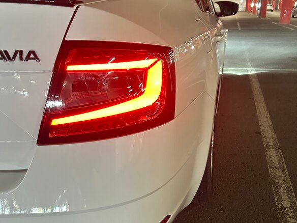 2017 Skoda Octavia III (A7) Рестайлинг, белый, 2000000 рублей - вид 26