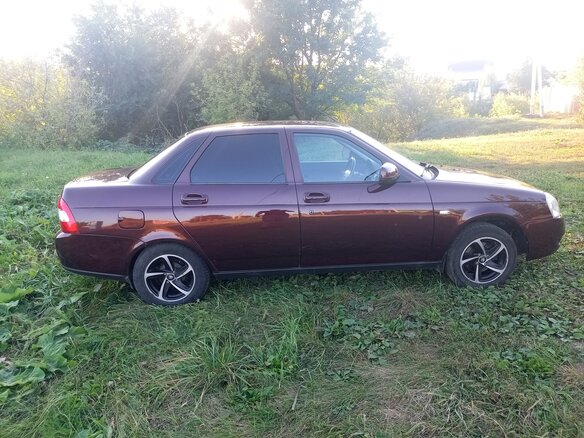 2011 Lada (ВАЗ) Priora I, пурпурный, 300000 рублей - вид 2