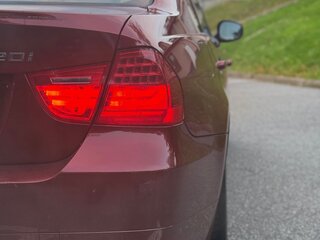 2011 BMW 3 серии 318i V (E90/E91/E92/E93) Рестайлинг, красный, 1333333 рублей, вид 2