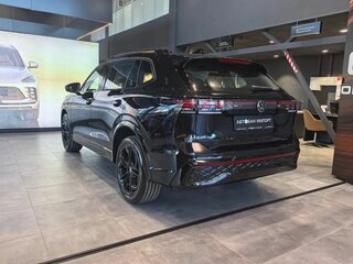 2026 Volkswagen Tiguan L Pro III (China Market), чёрный, 4949000 рублей, вид 5