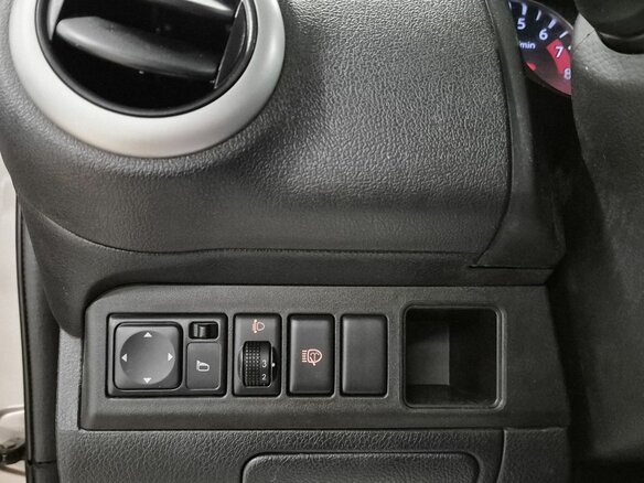 2013 Nissan Note I Рестайлинг, коричневый, 629000 рублей - вид 4