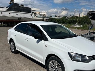 2014 Volkswagen Polo V, белый, 950000 рублей, вид 2