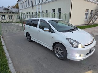 2003 Toyota Wish I, белый, 700000 рублей, вид 2