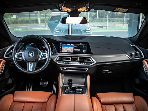 2022 BMW X6 30d III (G06), белый, 8350000 рублей - вид 15