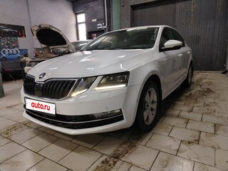 2018 Skoda Octavia III (A7) Рестайлинг, белый, 1750000 рублей, вид 2