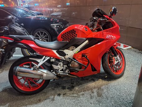 2015 Honda VFR 800, красный, 690000 рублей, вид 4