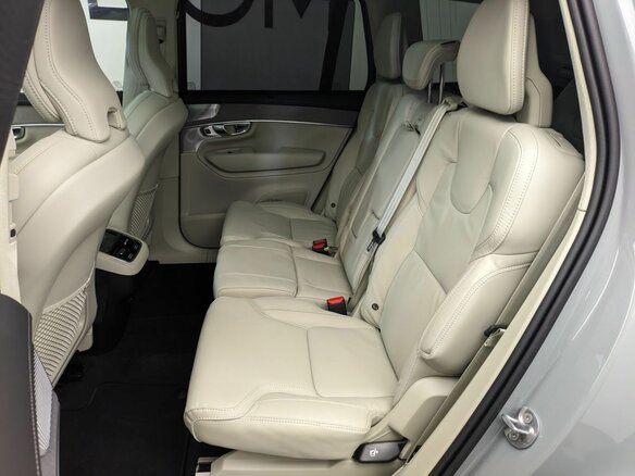 2026 Volvo XC90 B5 II Рестайлинг 2, серый, 10600000 рублей - вид 16
