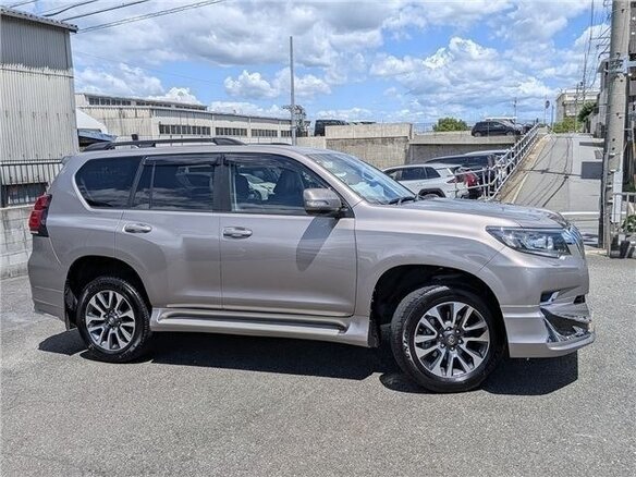 2023 Toyota Land Cruiser Prado 150 Series Рестайлинг 3, бежевый - вид 5