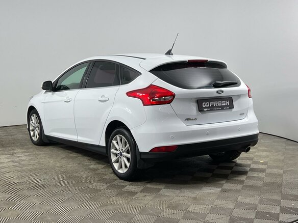 2017 Ford Focus III Рестайлинг, белый, 1275000 рублей - вид 1
