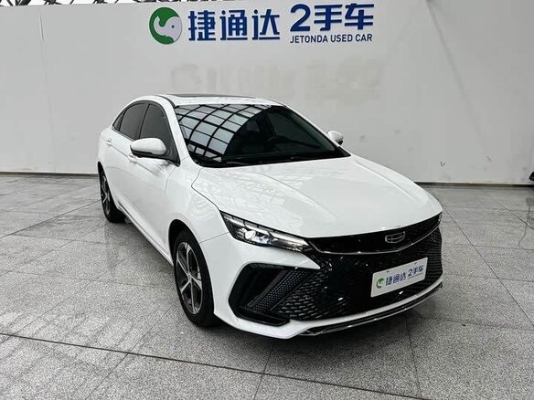 2022 Geely Emgrand II, белый - вид 2