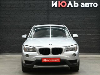 2013 BMW X1 18i I (E84) Рестайлинг, серый, 1225000 рублей, вид 2
