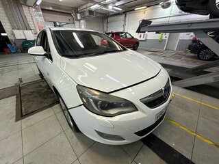 2011 Opel Astra J, белый, 599000 рублей, вид 5