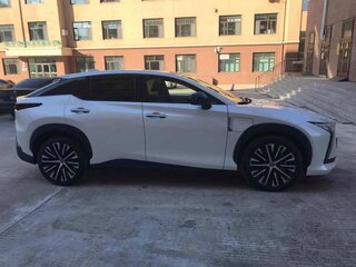 2023 Lexus RZ 450e, белый, 6400000 рублей, вид 3