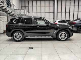 2021 BMW X3 20i xDrive III (G01) Рестайлинг, чёрный, 4430000 рублей, вид 4