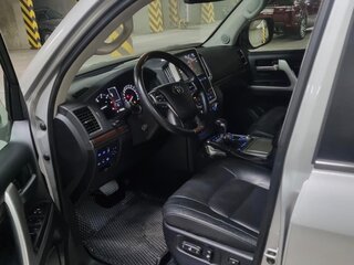 2018 Toyota Land Cruiser 200 Series Рестайлинг 2, серый, 10300000 рублей, вид 5