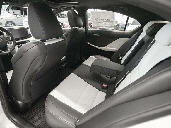 2026 Lexus IS 350 III Рестайлинг 3, белый, 11278914 рублей - вид 15