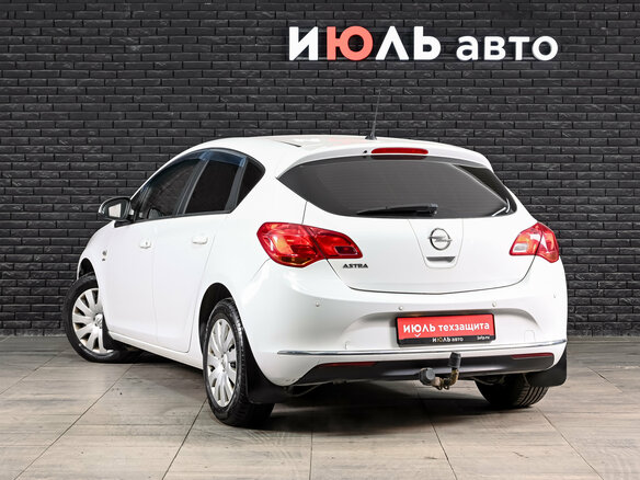 2014 Opel Astra J Рестайлинг, белый, 936000 рублей - вид 6