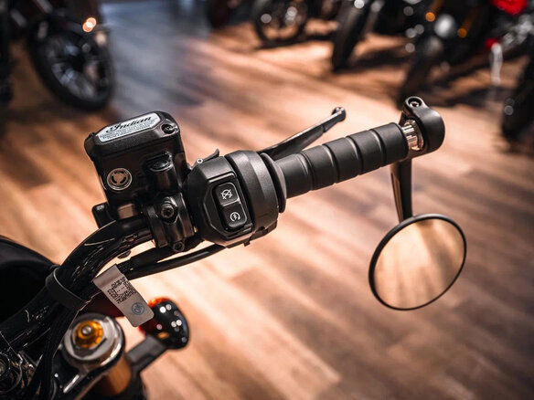 2026 Indian Scout, красный, 2440000 рублей - вид 17