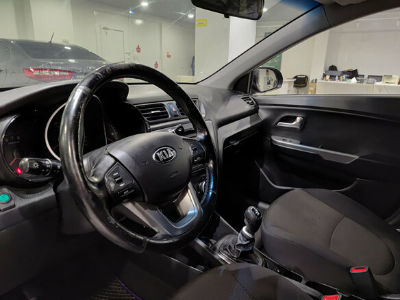2014 Kia Rio III, чёрный, 828000 рублей - вид 15