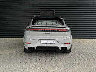 2026 Porsche Cayenne GTS Coupé III Рестайлинг, серый, 30000000 рублей, вид 4
