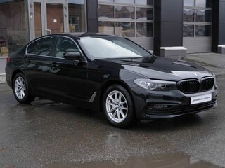 2019 BMW 5 серии 520d xDrive VII (G30/G31/G38), чёрный, 2835000 рублей, вид 3