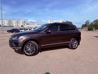 2015 Volkswagen Touareg II Рестайлинг, коричневый, 3370000 рублей, вид 4