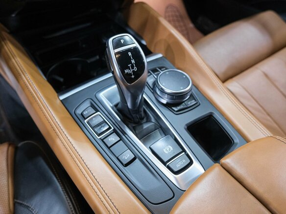 2018 BMW X6 30d II (F16), коричневый, 4599000 рублей - вид 27