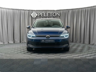 2021 Volkswagen Golf VIII, синий, 2880000 рублей, вид 3