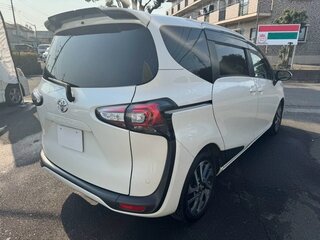 2021 Toyota Sienta II Рестайлинг, белый, 1041000 рублей, вид 4