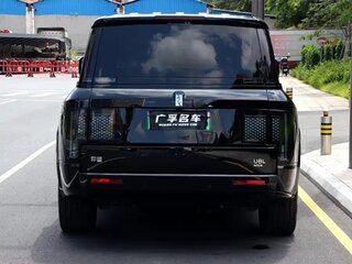 2026 BYD Yangwang U8 L 56 kWh, чёрный, 21480001 рублей, вид 4