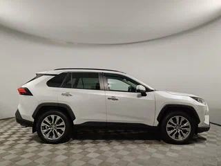 2021 Toyota RAV4 V (XA50), белый, 3149000 рублей, вид 4