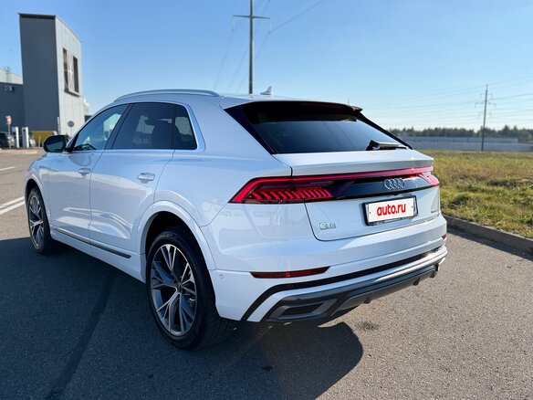 2021 Audi Q8 55 TFSI I (4M), белый, 4350000 рублей - вид 8