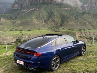 2020 Kia K5 III, синий, 2600000 рублей, вид 1